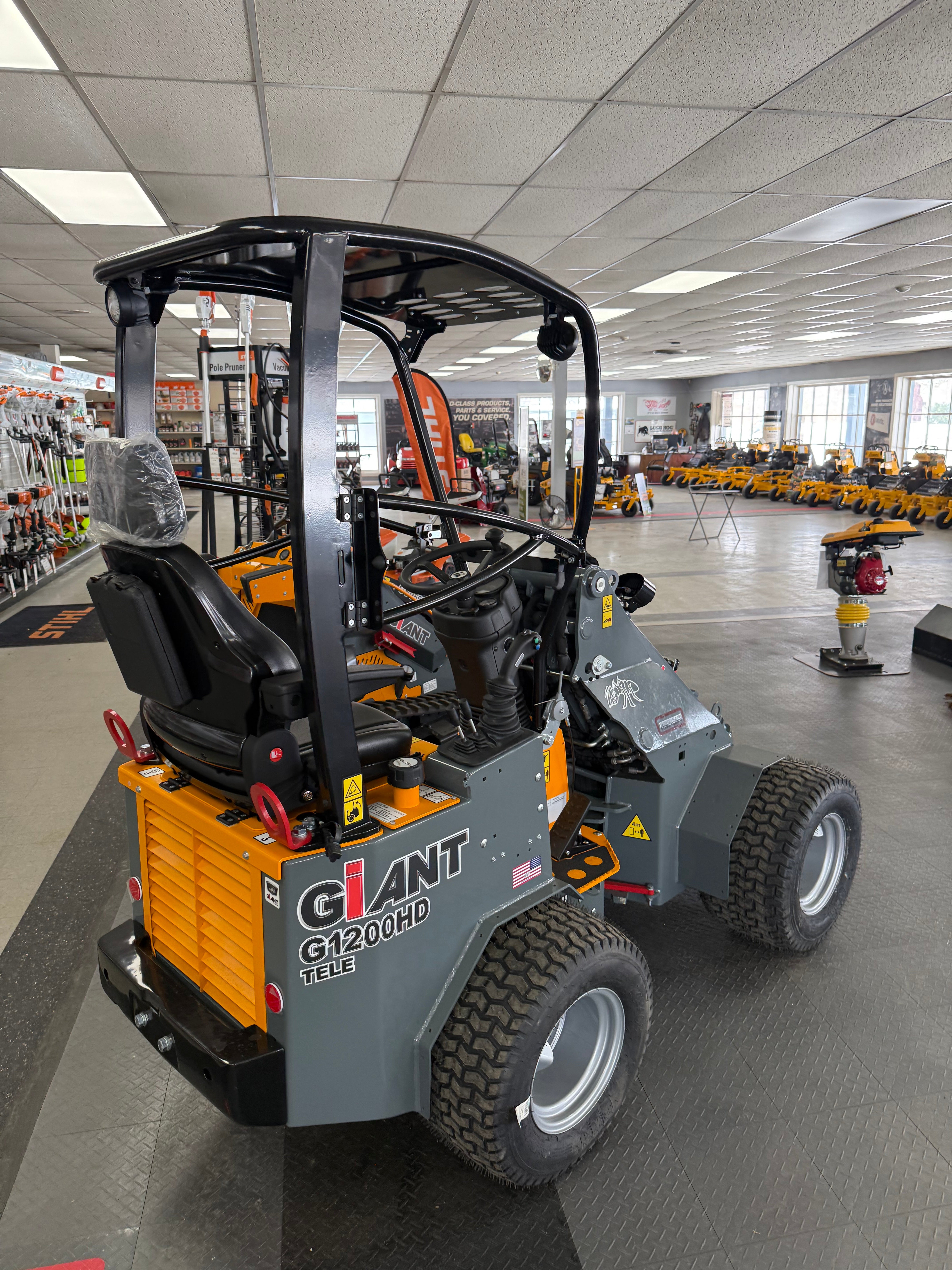 Giant G1200 Tele Mini Wheel Loader