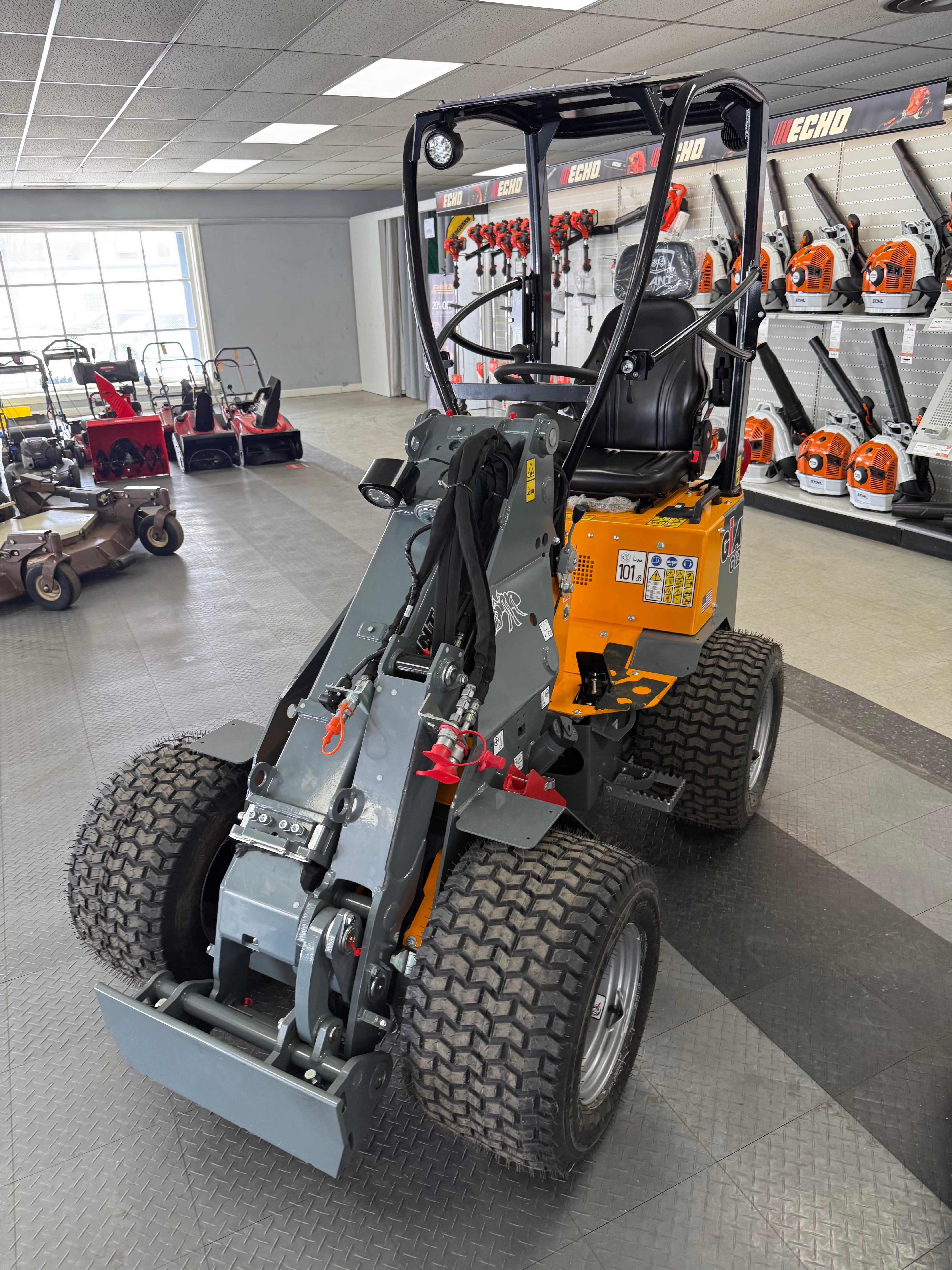 Giant G1200 Tele Mini Wheel Loader