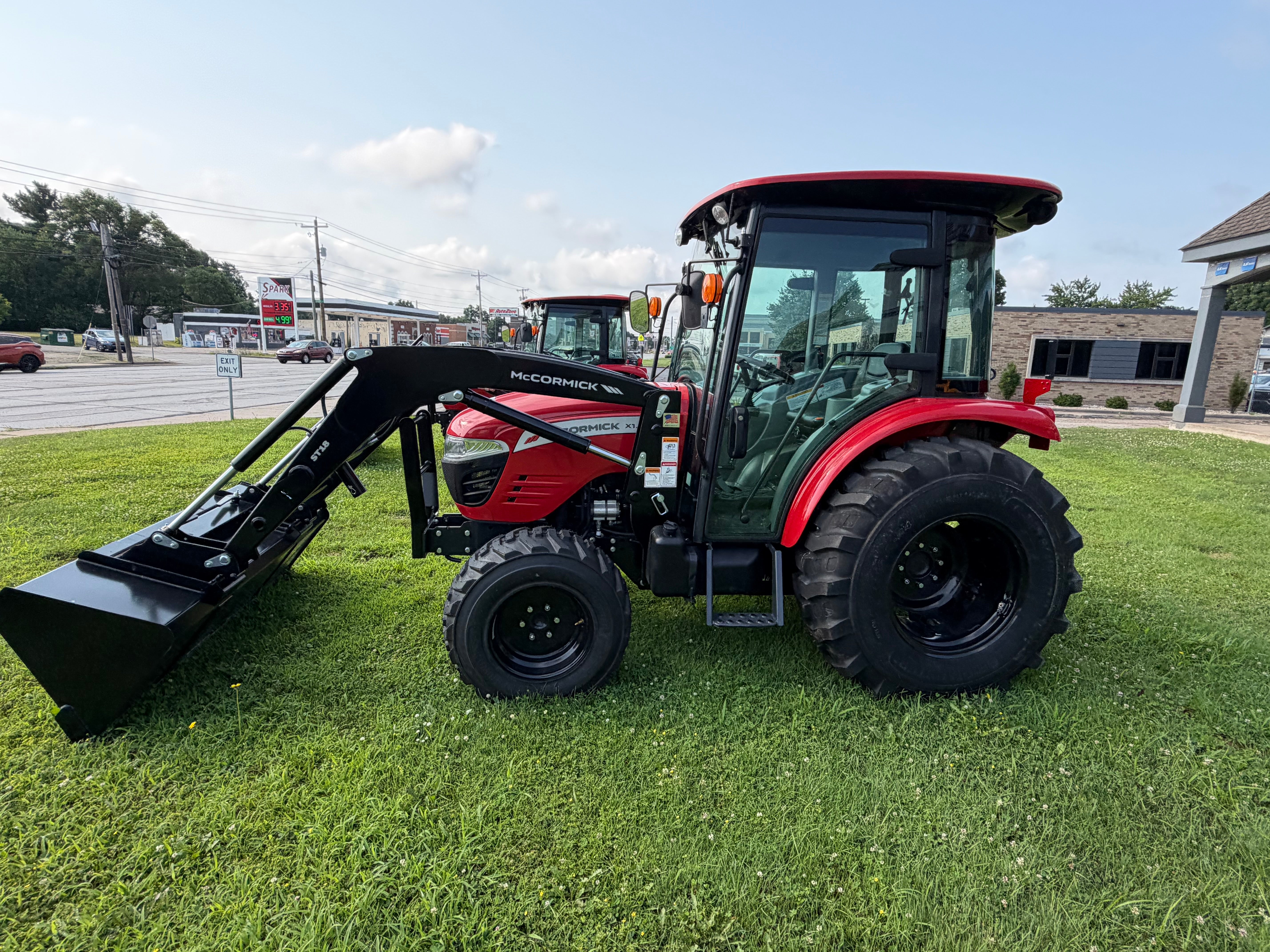 McCormick X1.55 HC Tractor with ST18 Loader