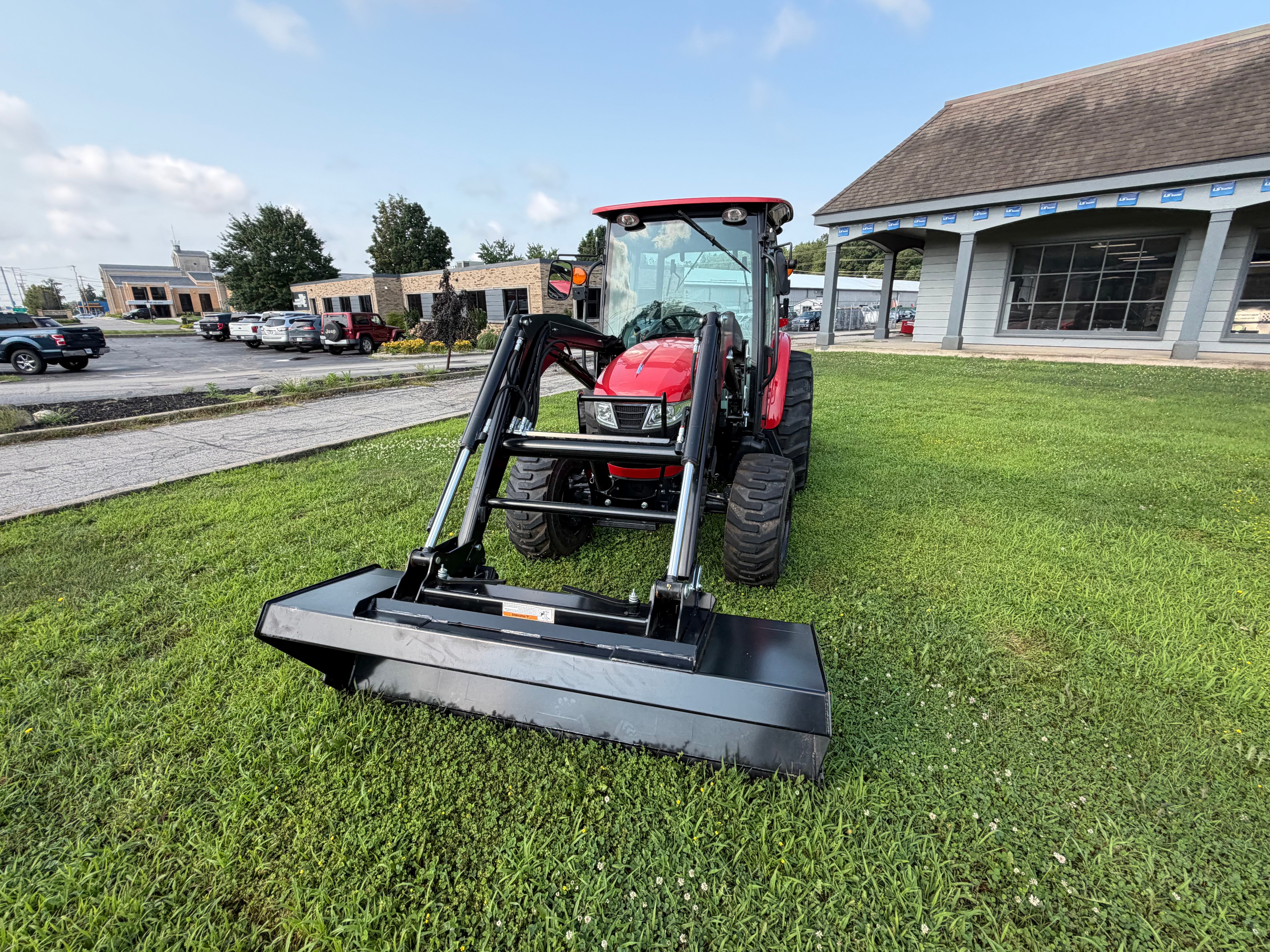 McCormick X1.37 HC Tractor with ST18 Loader
