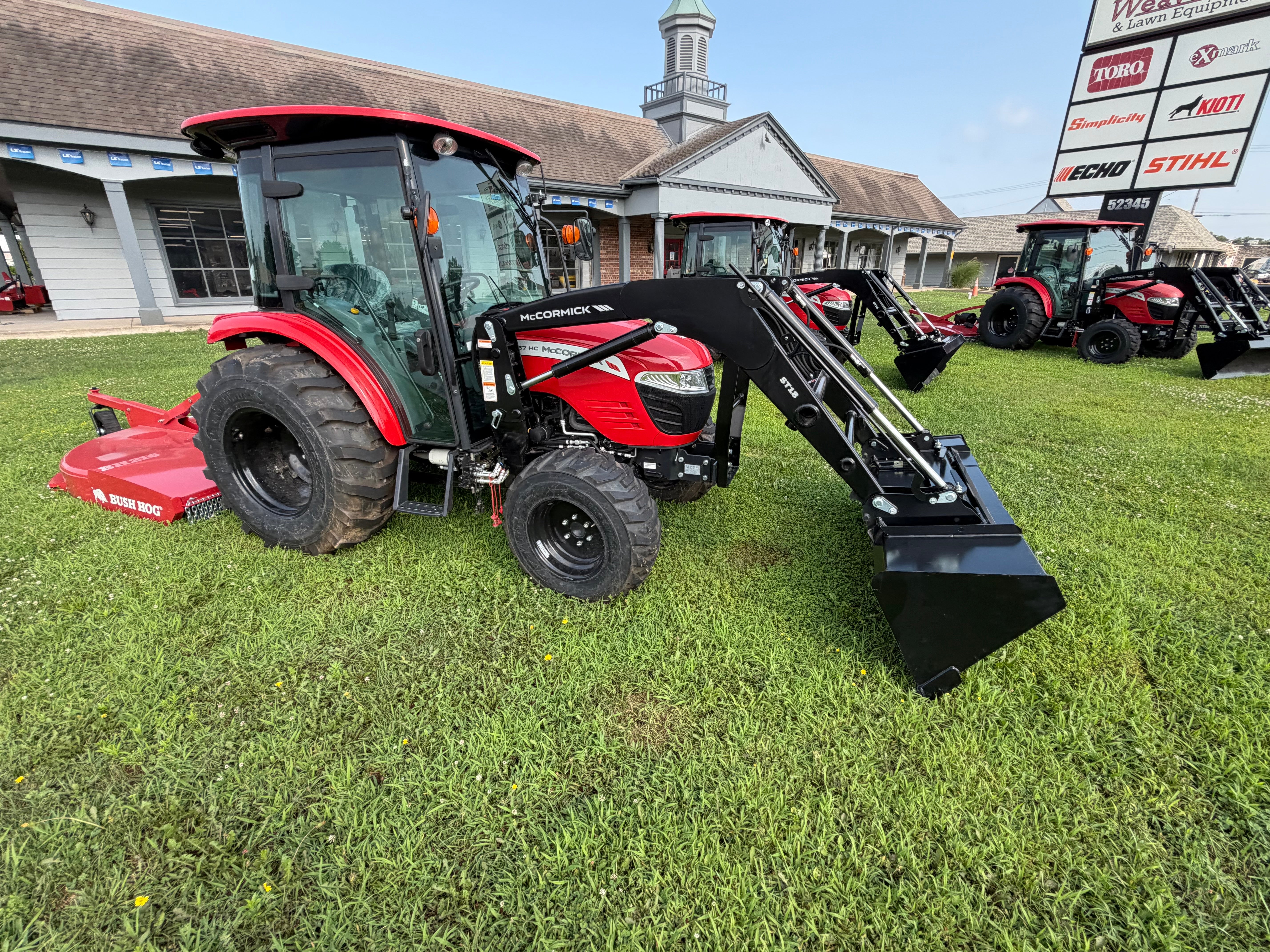McCormick X1.37 HC Tractor with ST18 Loader