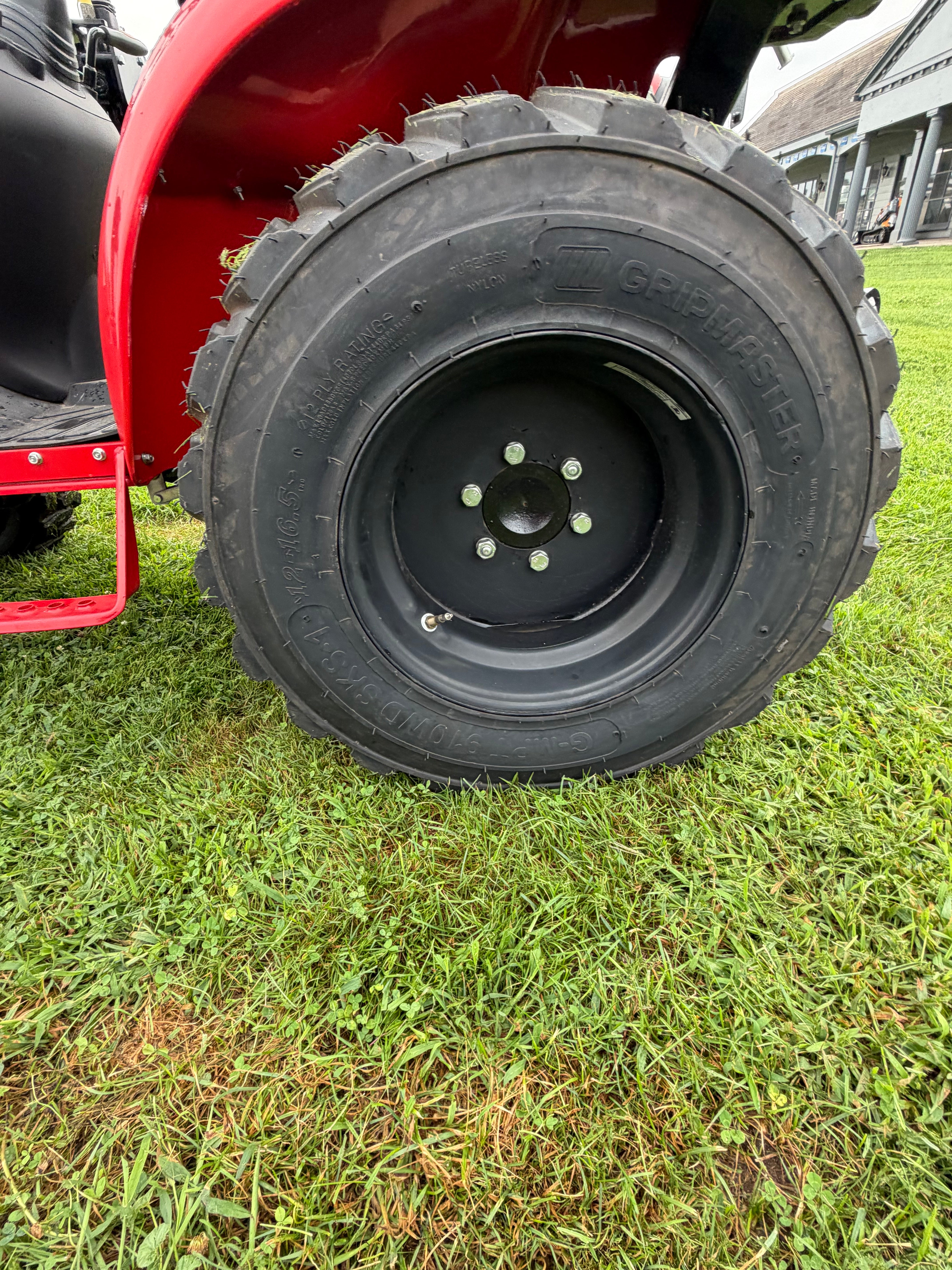 2026 McCormick X1.25H Hydrostatic Compact Tractor (25 HP)