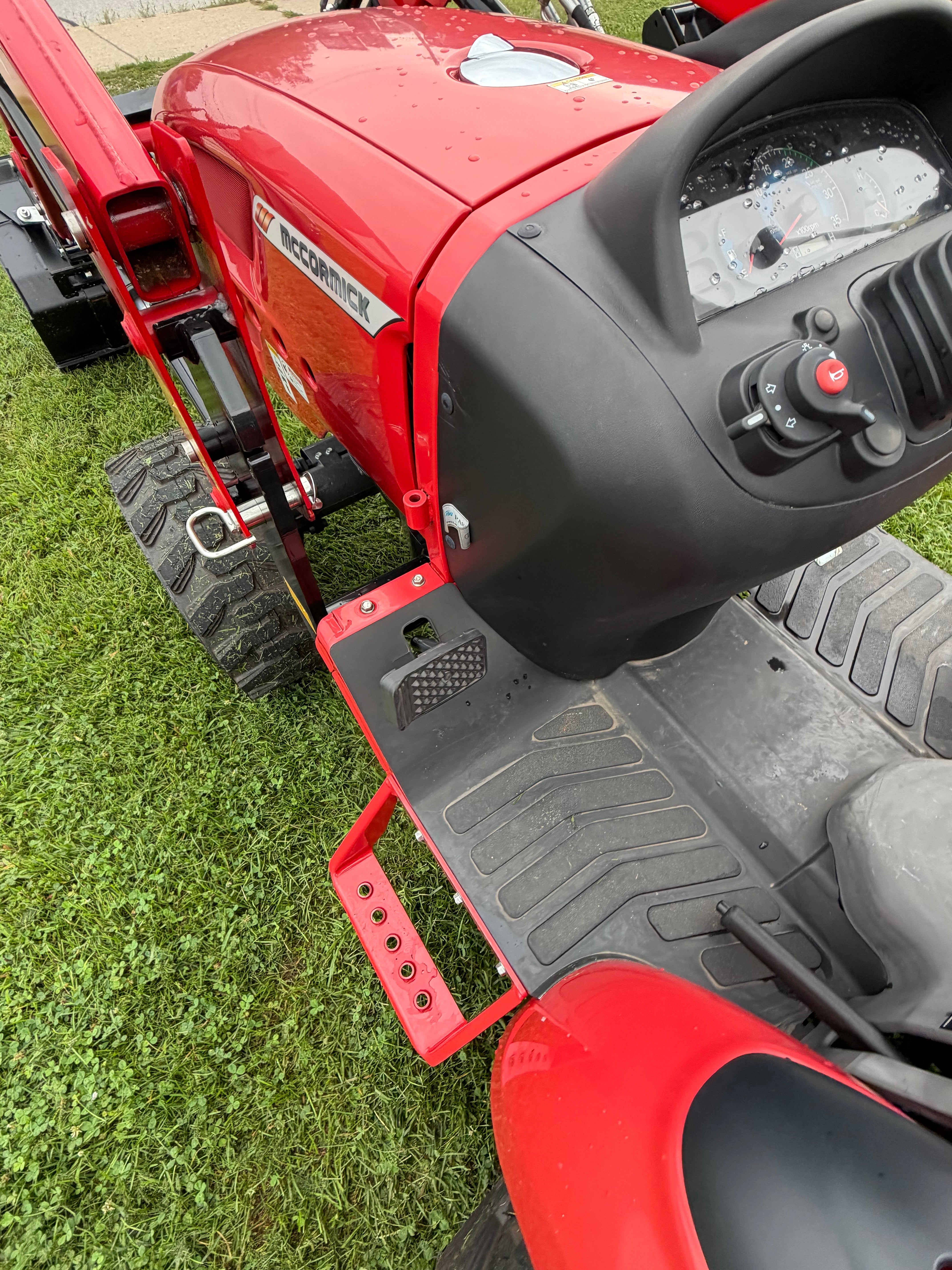 2026 McCormick X1.25 Compact Tractor (25 HP)