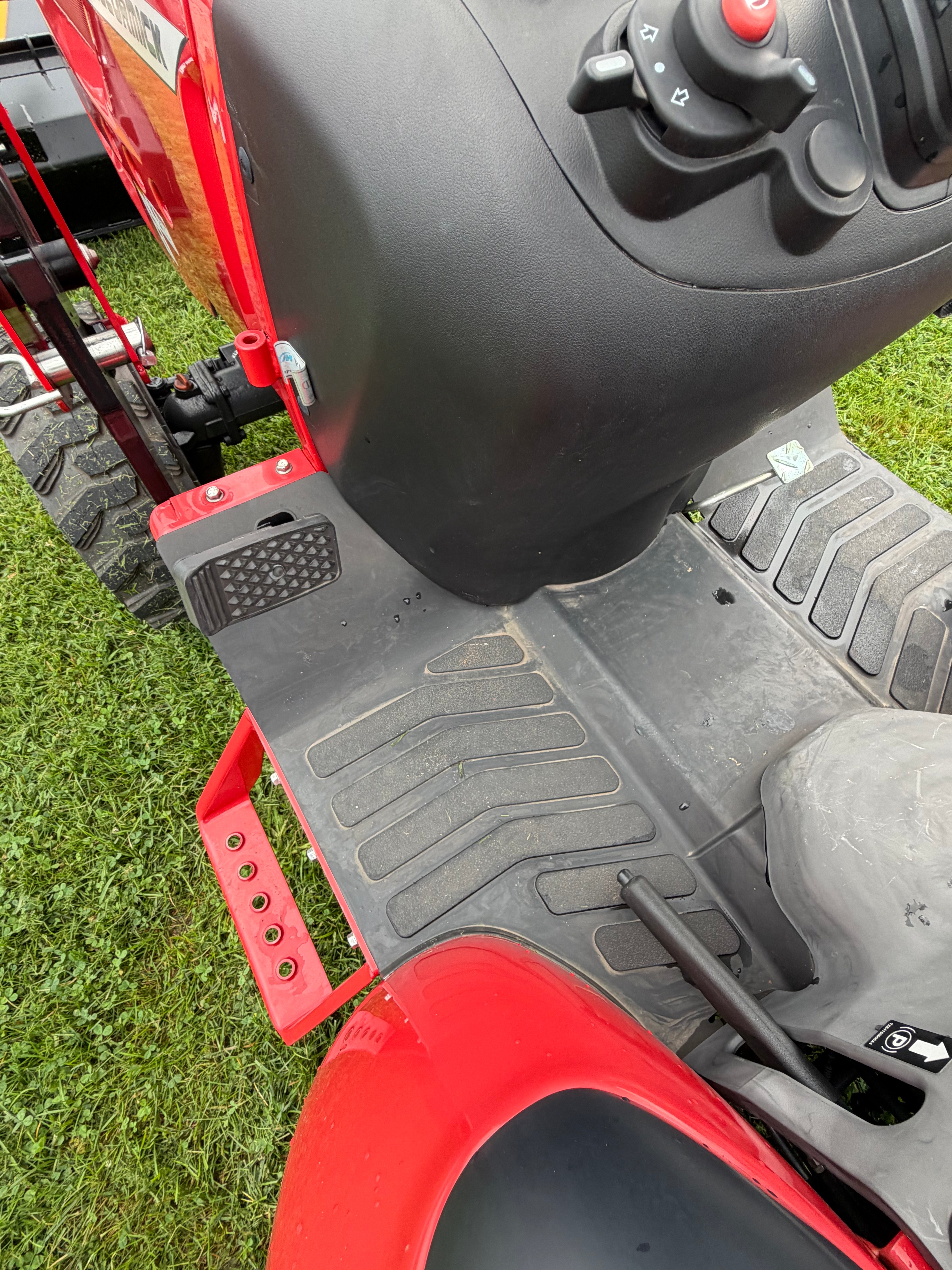 2026 McCormick X1.25 Compact Tractor (25 HP)